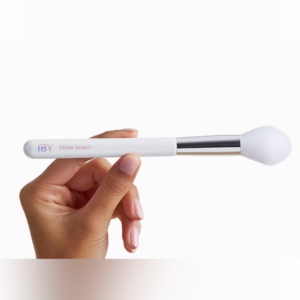 Iby beauty hilite powder brush